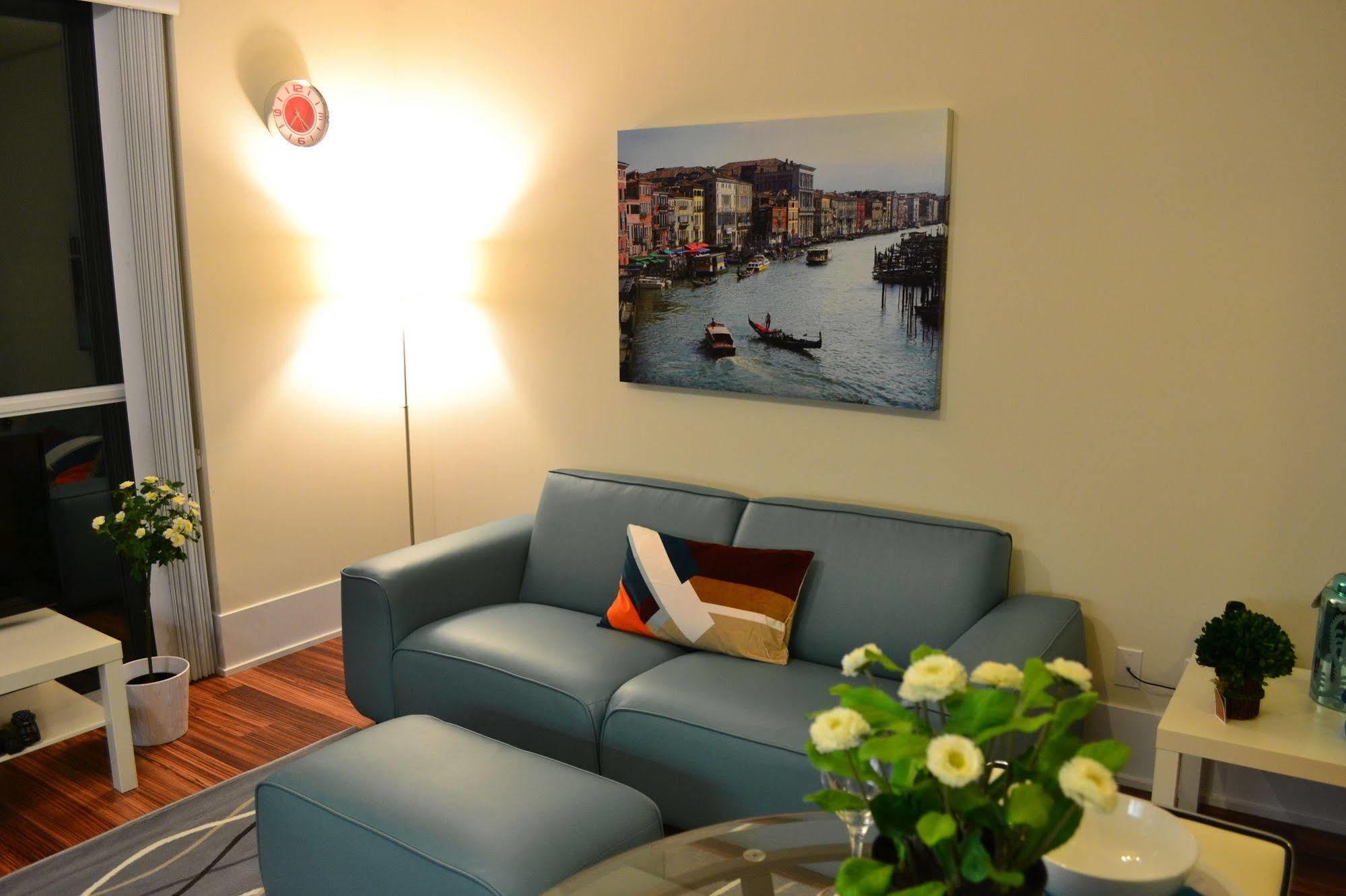 Hotel Duke Furnished Toronto